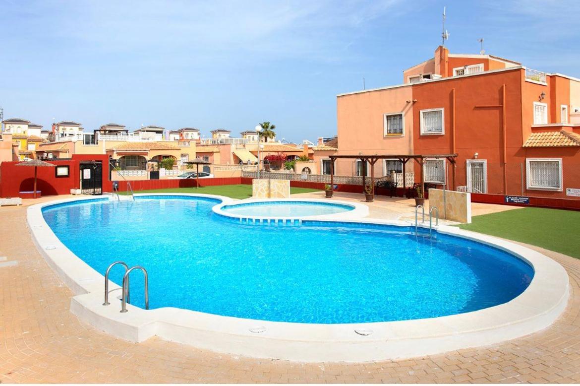 Bungalow La Herrada Los Montesinos Eksteriør bilde