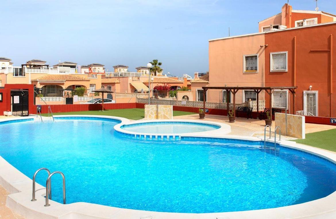 Bungalow La Herrada Los Montesinos Eksteriør bilde
