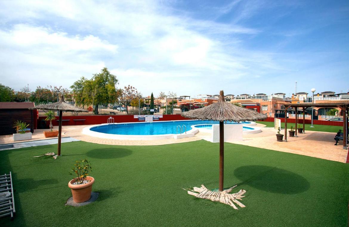 Bungalow La Herrada Los Montesinos Eksteriør bilde